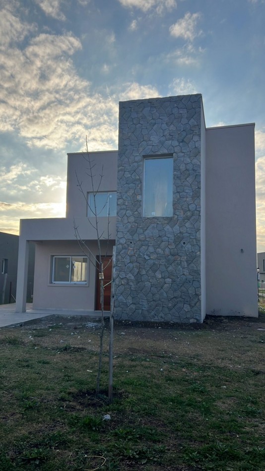 CASA A LA VENTA EN PILAR LAGOON