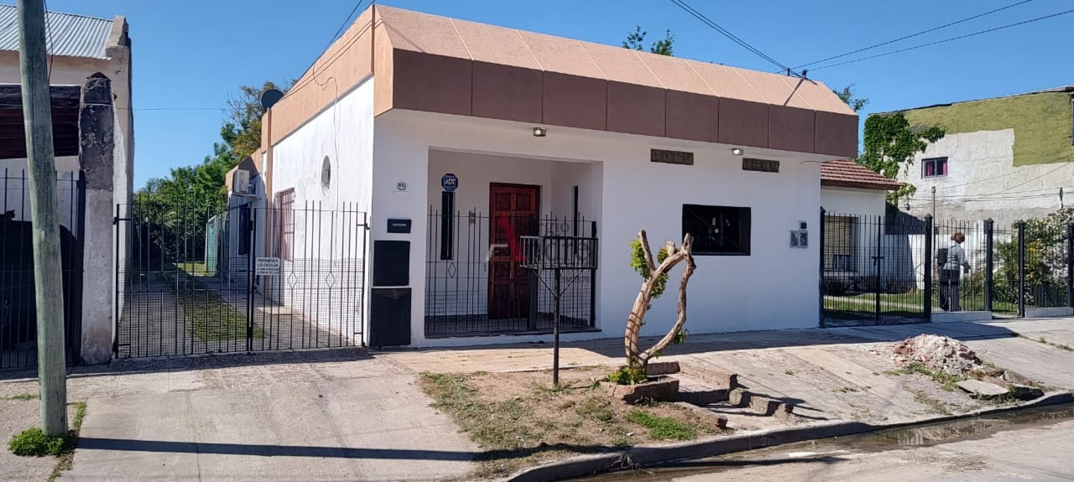 CASA DOS DORMITORIOS ALQUILER CON COCHERA JOSE C PAZ BARRIO ALTUBE (PH) AL FRENTE CALLE CORONEL SUAREZ 1643