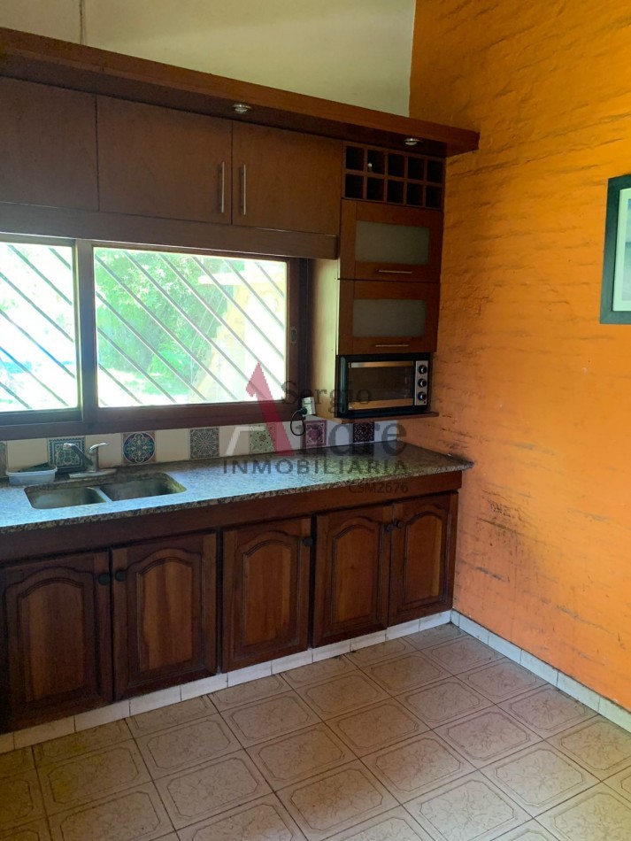 Casa en VENTA con quincho y pileta; BarrioTrujuy San Miguel