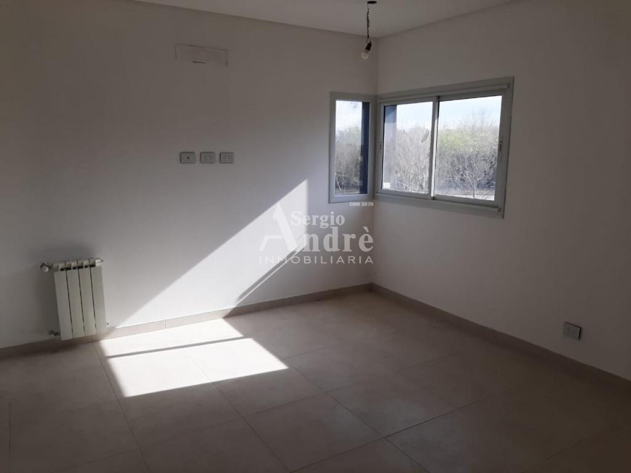 VENTA CASA BARRIO SAN ALFONSO PILAR DEL ESTE 