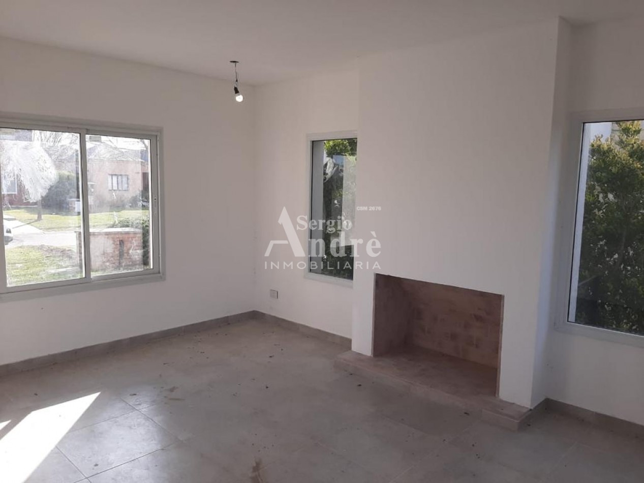 VENTA CASA BARRIO SAN ALFONSO PILAR DEL ESTE 