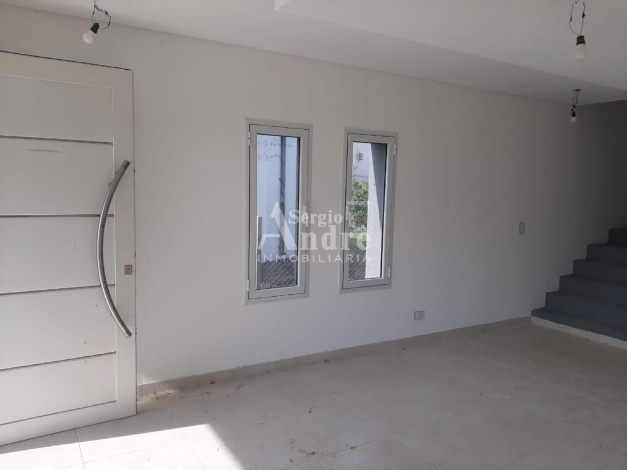 CASA A LA VENTA EN BARRIO SAN EDUARDO PILAR DEL ESTE