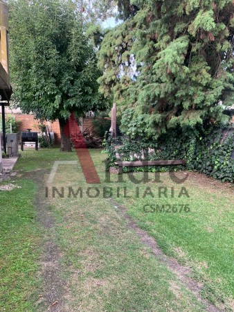 CASA EN GRAND BOURG CALLE TRIUNVIRATO 882 (100M DE RUTA 8)