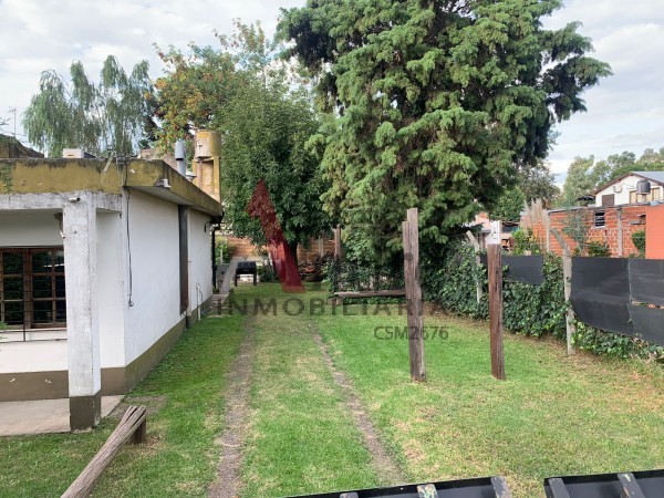 CASA EN GRAND BOURG CALLE TRIUNVIRATO 882 (100M DE RUTA 8)