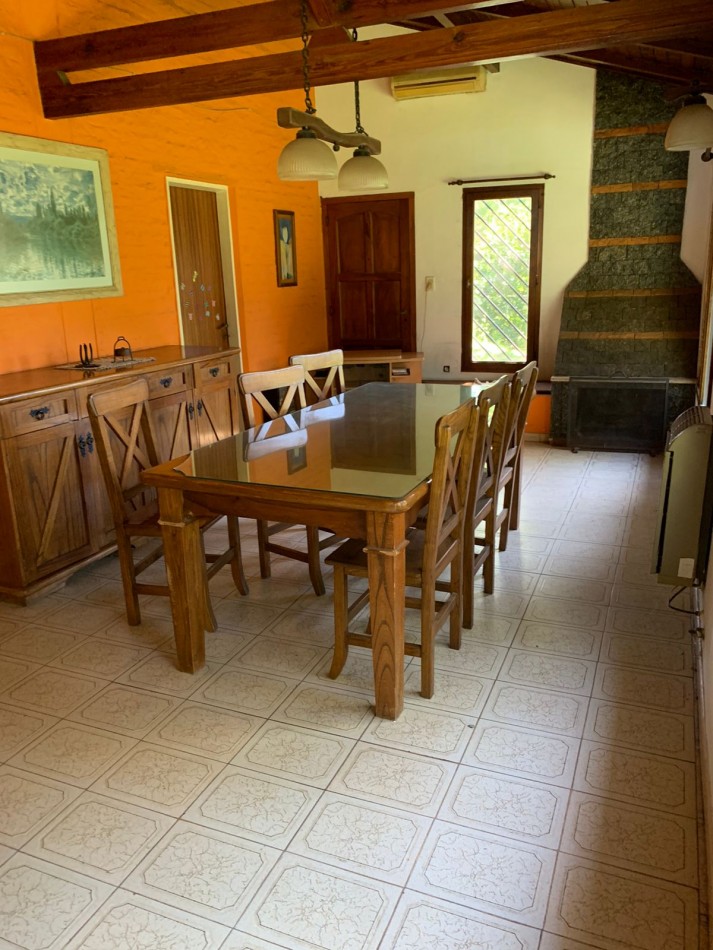 Casa en alquiler con quincho y pileta; BarrioTrujuy San Miguel