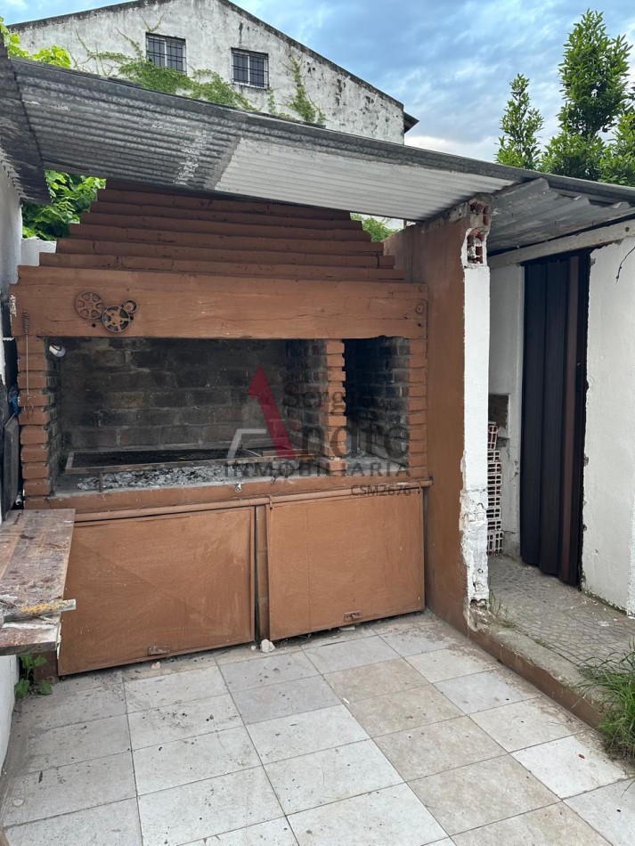 CASA EN DOS PLANTAS CALLE LISANDRO DE LA TORRE 75 / BARRIO VILLA IGLESIAS JOSE C PAZ