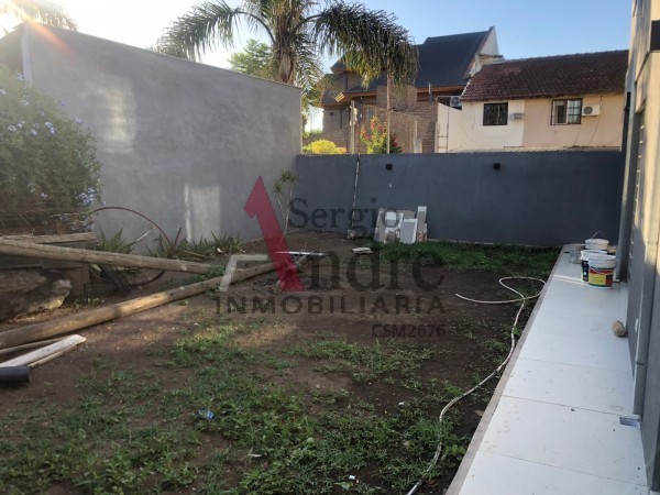 DUPLEX DE CATEGORIA DOS DORMITORIOS CALLE CASTELAR 3159 ENTRE LAS DELICIAS Y LETONIA SAN MIGUEL