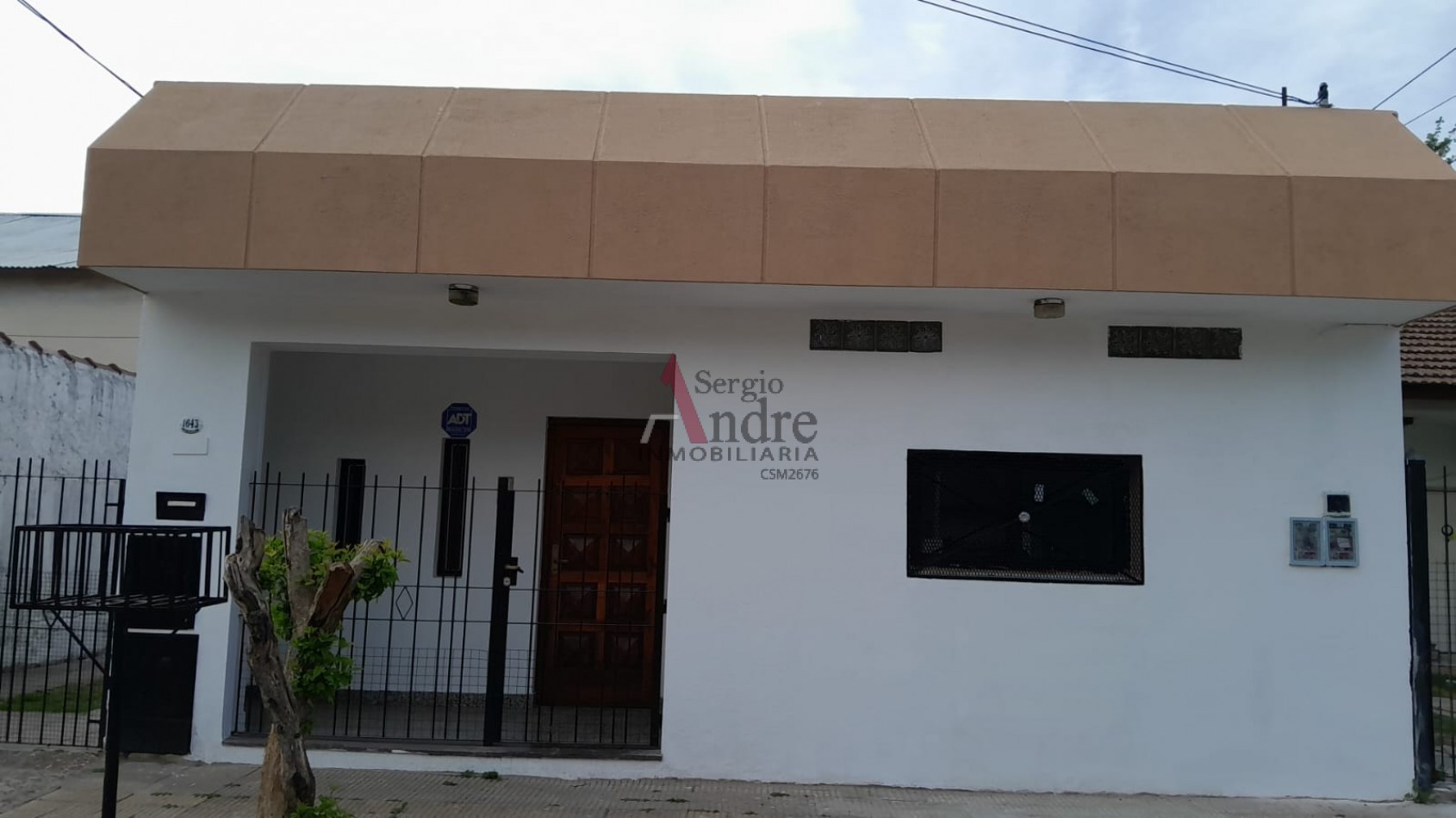 TRES AMBIENTES CON COCHERA Y PATIO CALLE CORONEL SUAREZ 1643 JOSE C PAZ 
