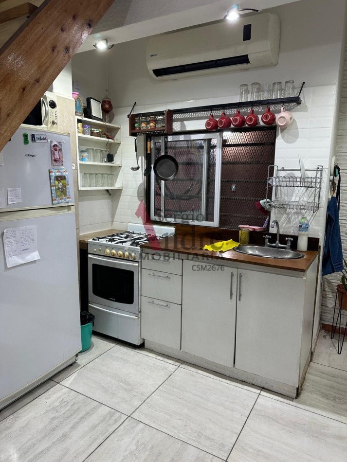 CASA EN DOS PLANTAS CALLE LISANDRO DE LA TORRE 75 / BARRIO VILLA IGLESIAS JOSE C PAZ