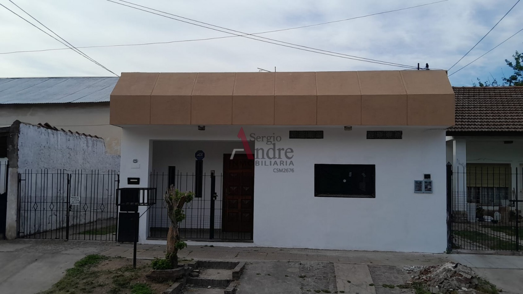 TRES AMBIENTES CON COCHERA Y PATIO CALLE CORONEL SUAREZ 1643 JOSE C PAZ 